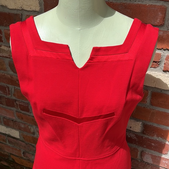 DIANE VONFURSTENBERG EXCLUSIVELY FOR
NIEMEN MARCUS RED SHEATH DRESS SIZE 8 - Picture 2 of 5